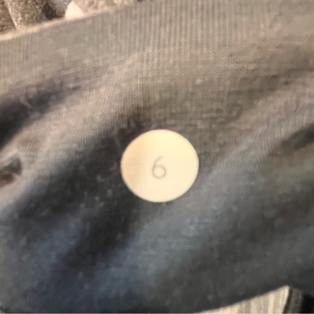 Lululemon | Gray Flare leggings Midrise women’s size 6 29” inseam yoga EUC - Picture 7 of 11